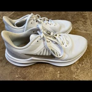 Womens Nikes size 6.5